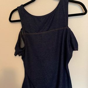 BeBe Off the shoulder top